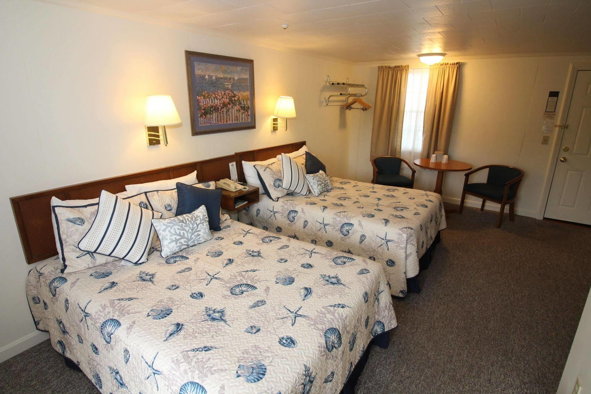 Hyannis Holiday Motel Екстер'єр фото